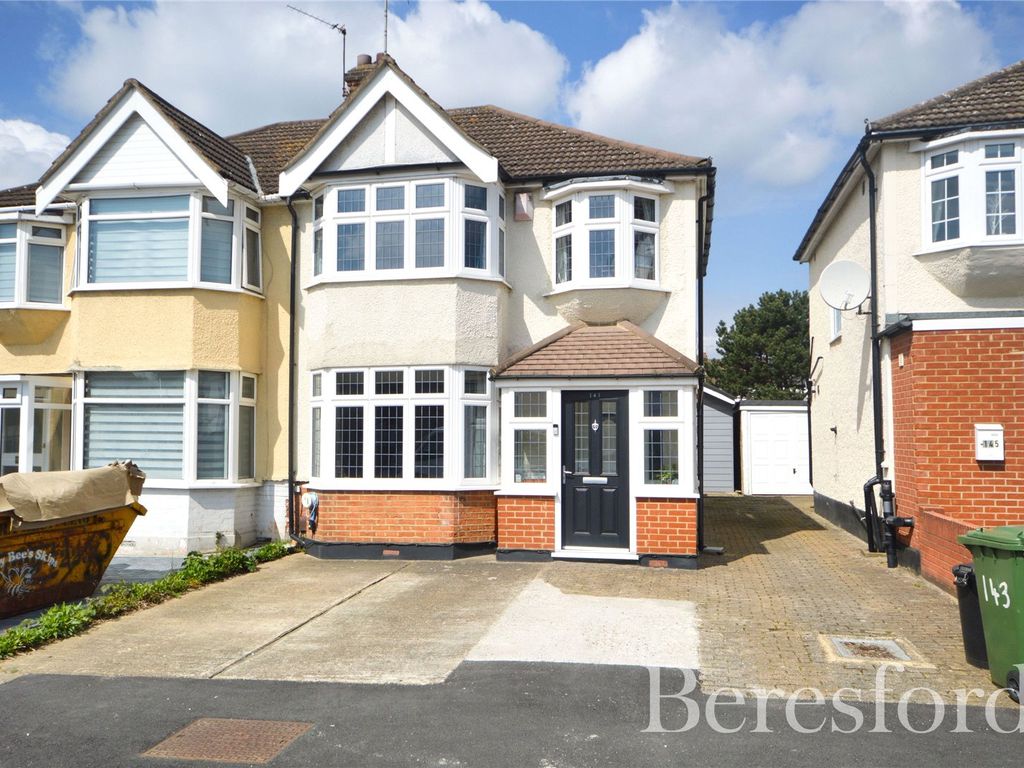 3 bed semidetached house for sale in Carlton Road, Romford RM2 Zoopla