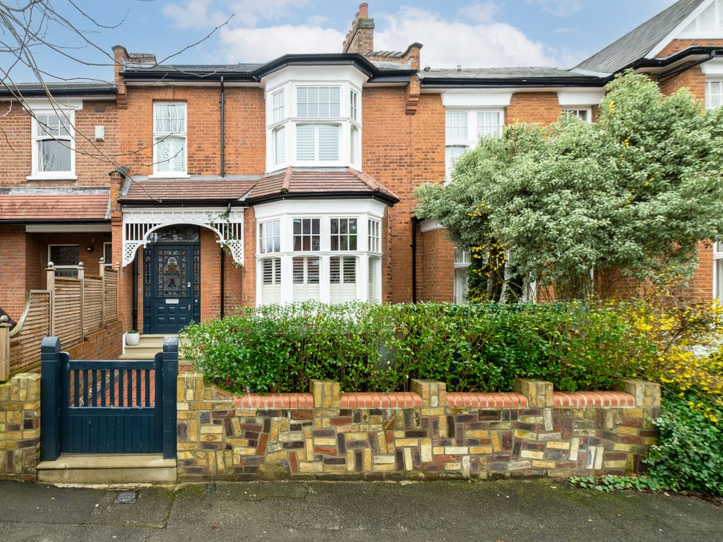 4 bed terraced house for sale in Collingwood Avenue, London N10, £