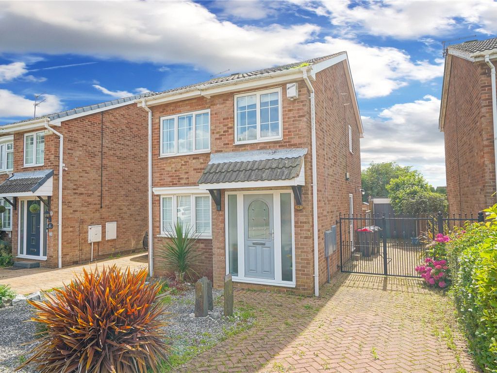 3 bed detached house for sale in Disraeli Grove, Maltby, Rotherham