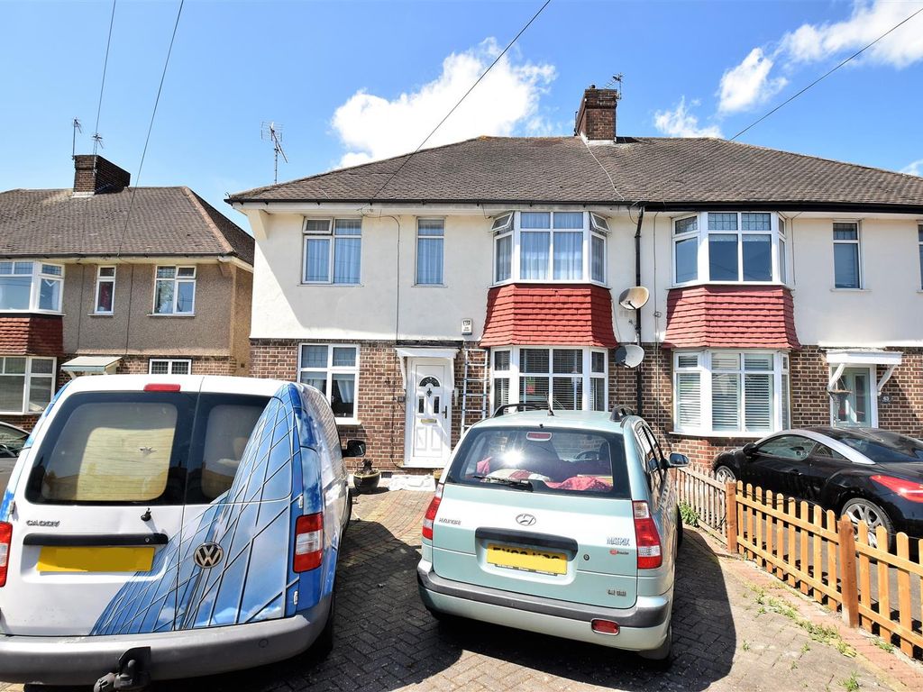 2 bed for sale in Brampton Road, Bexleyheath DA7, £299,995