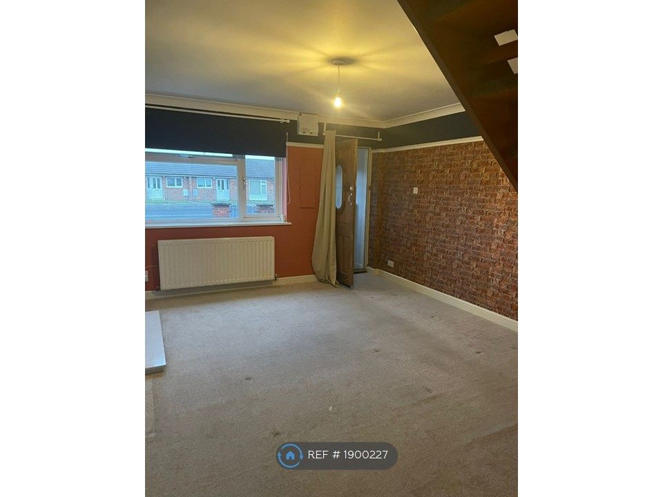 2 bed terraced house to rent in West Dyke Road, Redcar TS10, £550 pcm
