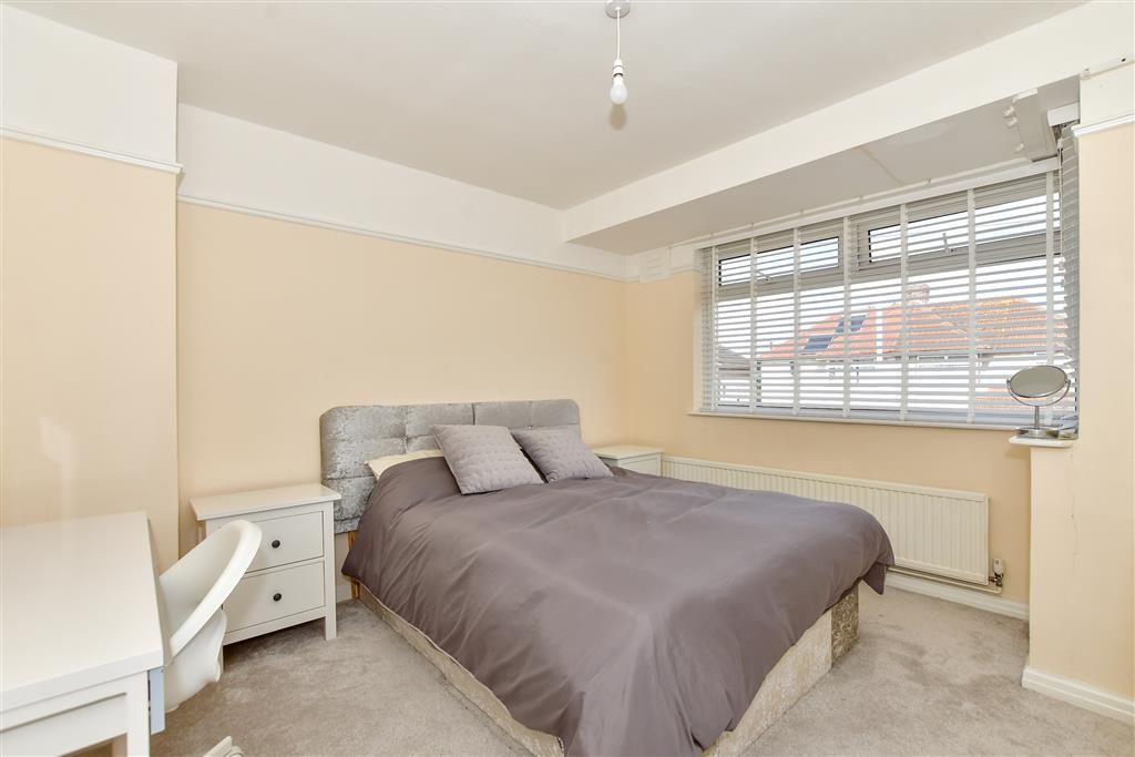 3 bed semidetached house for sale in Lancaster Drive, Hornchurch