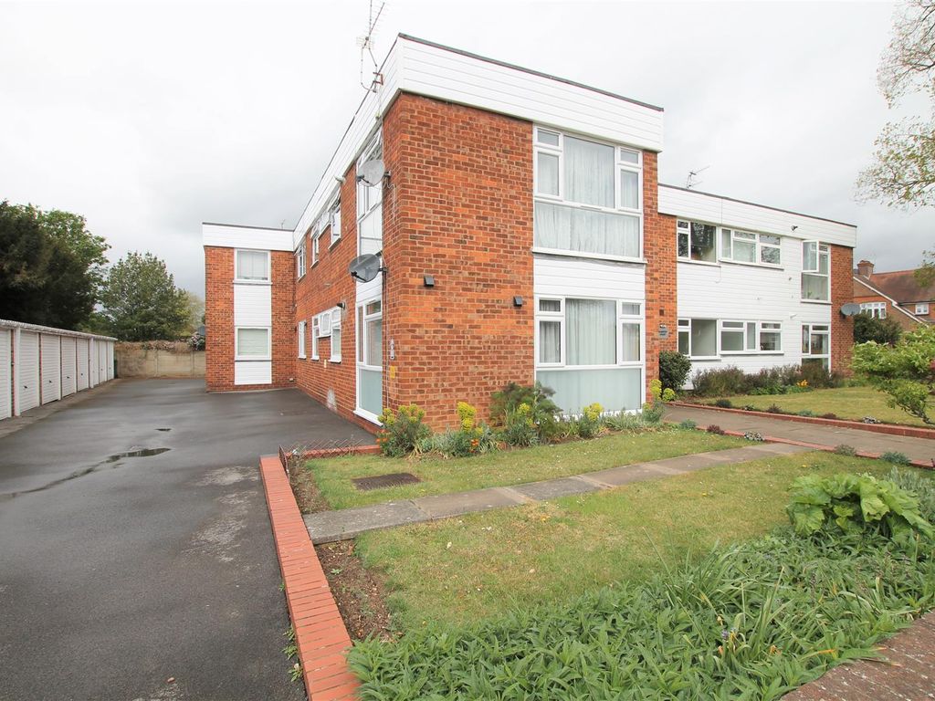 1 bed flat to rent in Manygate Lane, Shepperton TW17 Zoopla