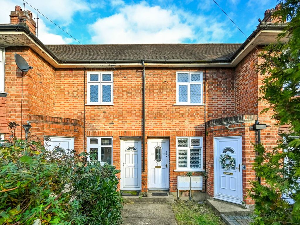 2 bed for sale in Errol Gardens, New Malden KT3, £185,000