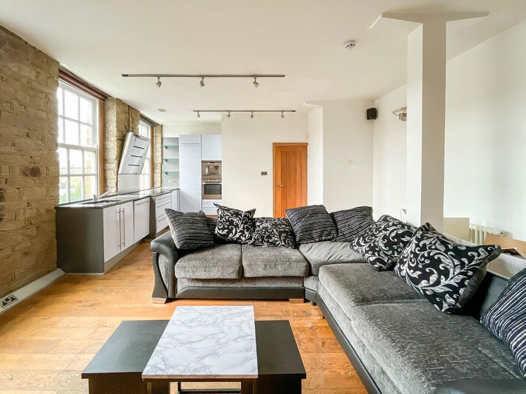 2 bed flat for sale in Station Road, Batley WF17, £70,000 Zoopla