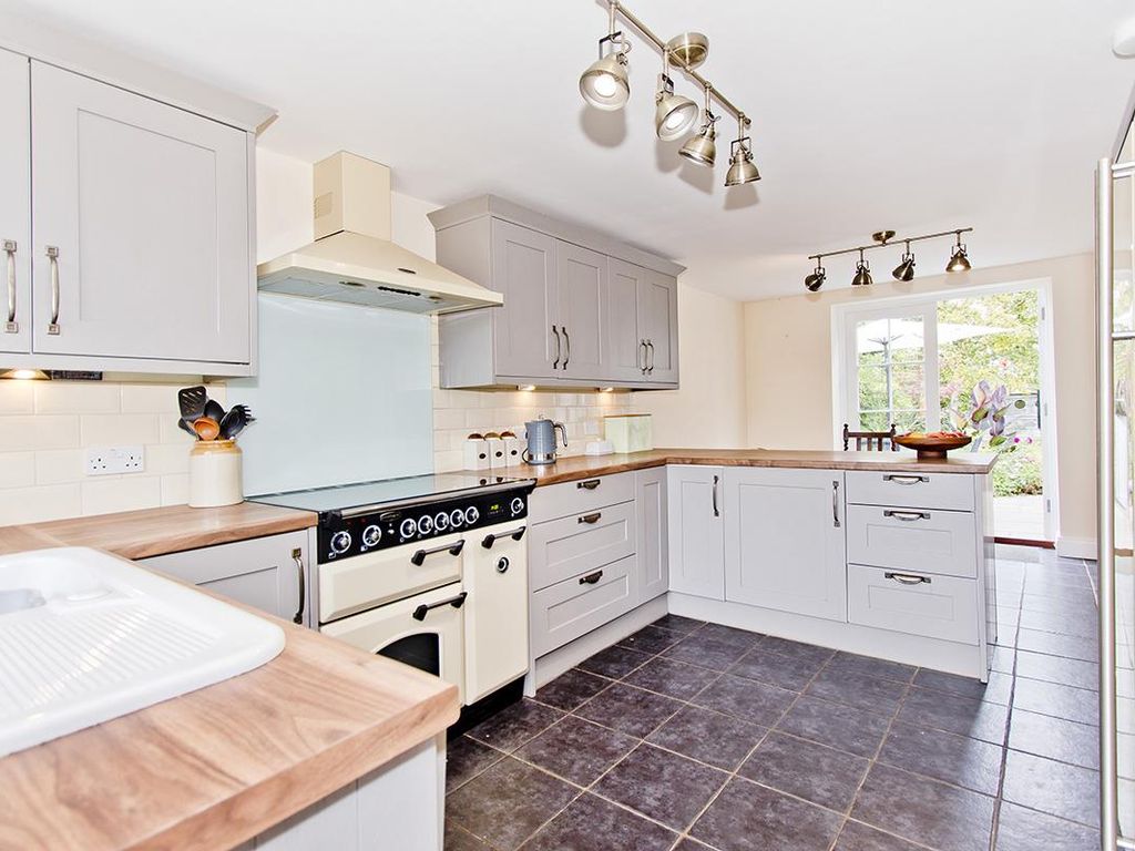 3 bed semidetached house for sale in Woodcock Lane, Iden Green