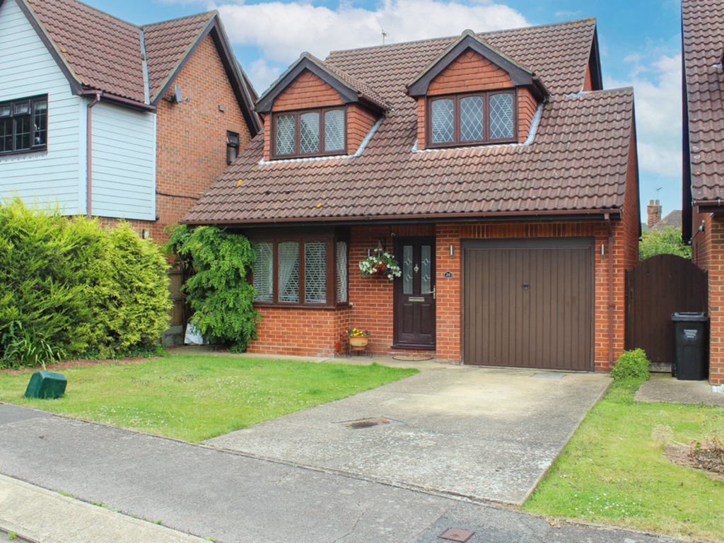 4 bed detached house for sale in Jacks Close, Wickford SS11, £500,000