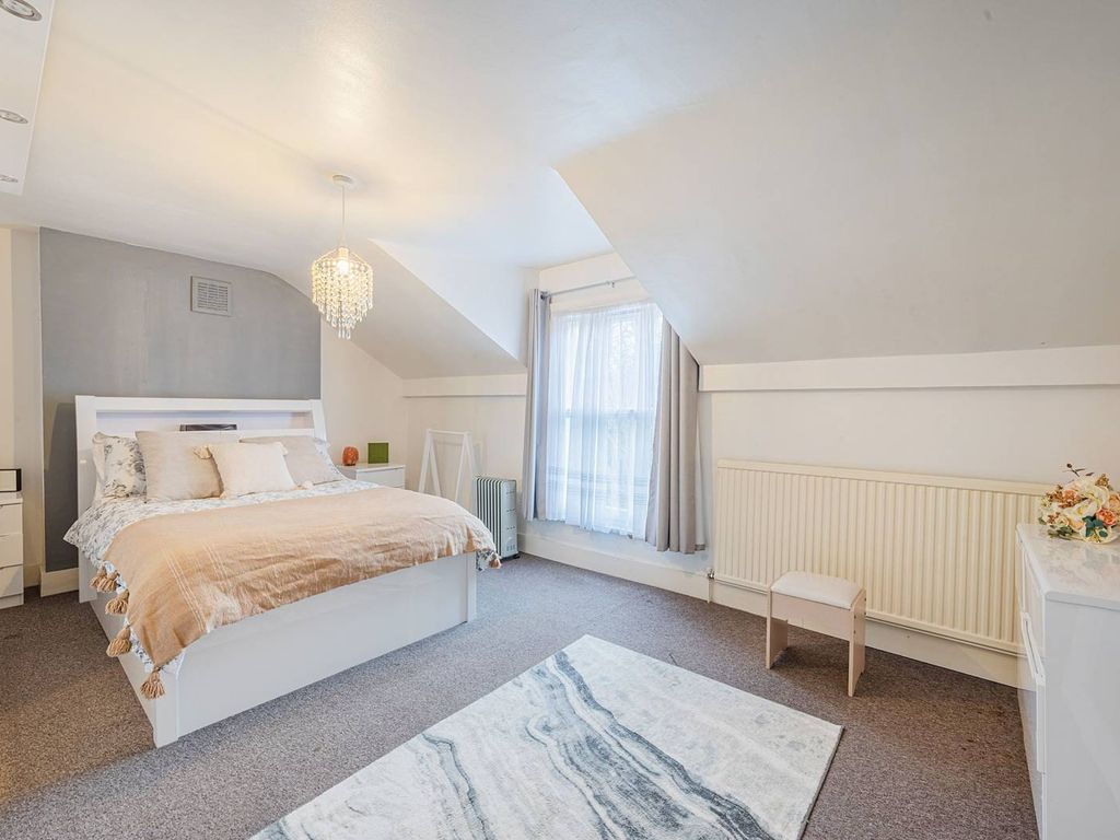 Grosvenor Park Kennington London SE5