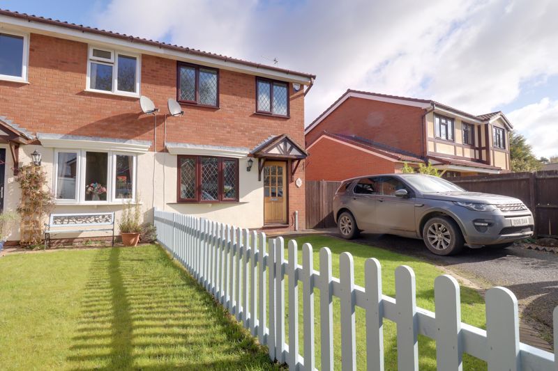 2 bed property to rent in Sweet Chestnut Grove, The Rock, Telford TF3