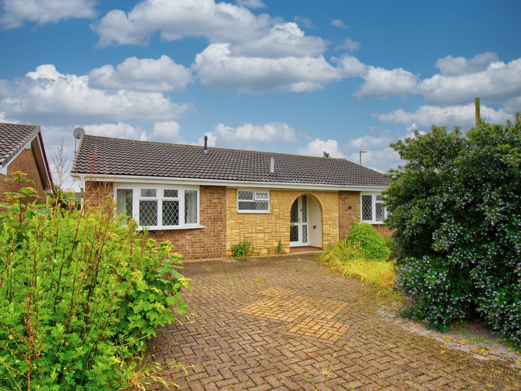 3 bed detached bungalow for sale in Parkdale, Ibstock LE67, £350,000