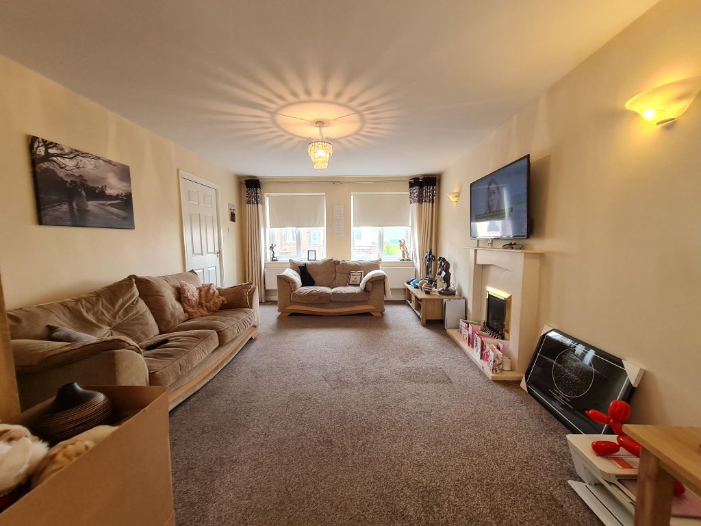 4 bed semidetached house to rent in Lily Lane, Bamfurlong, Wigan WN2