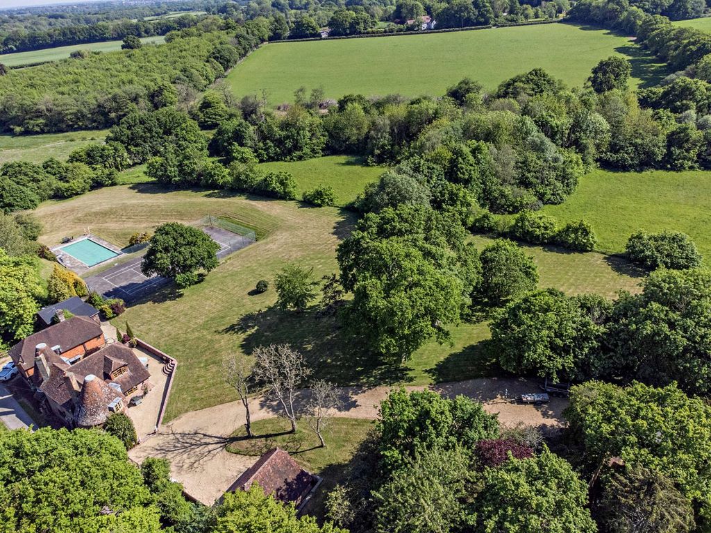 4 bed detached house for sale in Chiddingly, Lewes, East Sussex BN8, £