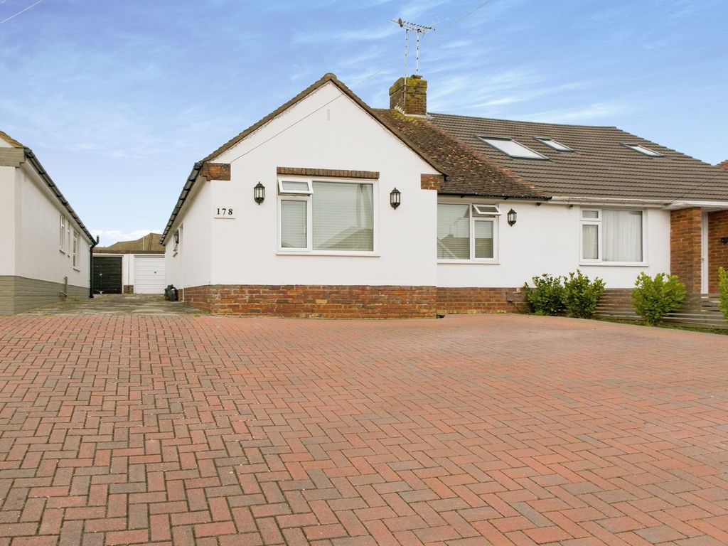 2 bed semidetached bungalow for sale in Salvington Road, Worthing