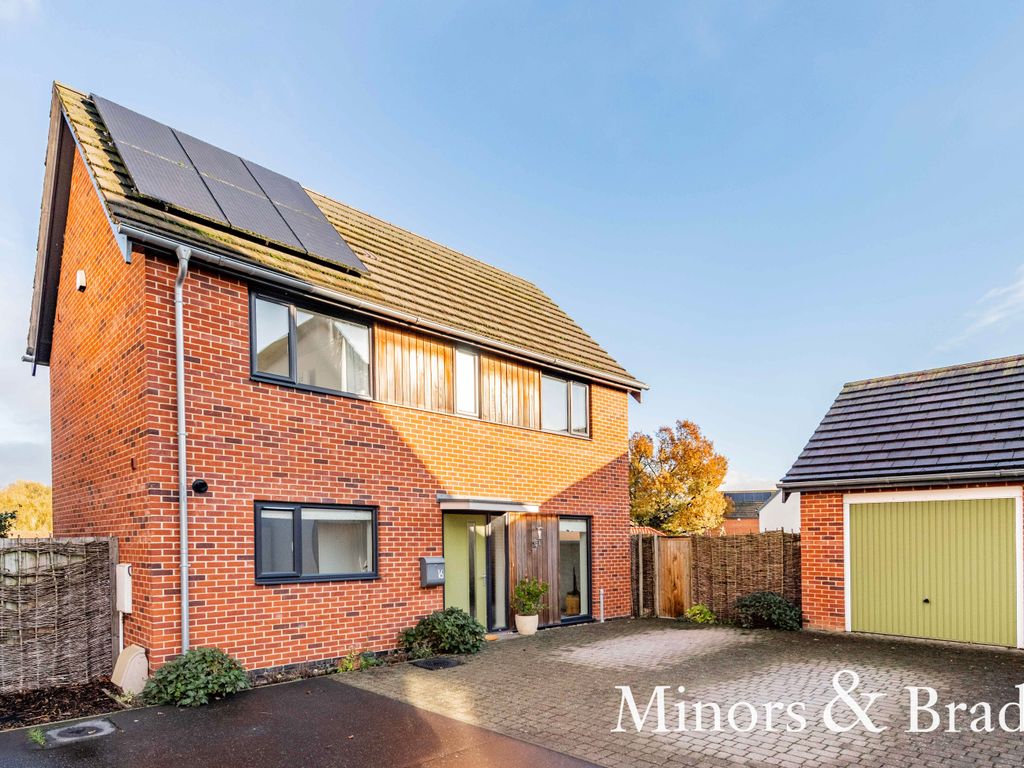 3 bed detached house for sale in The Stables, Watton, Thetford IP25