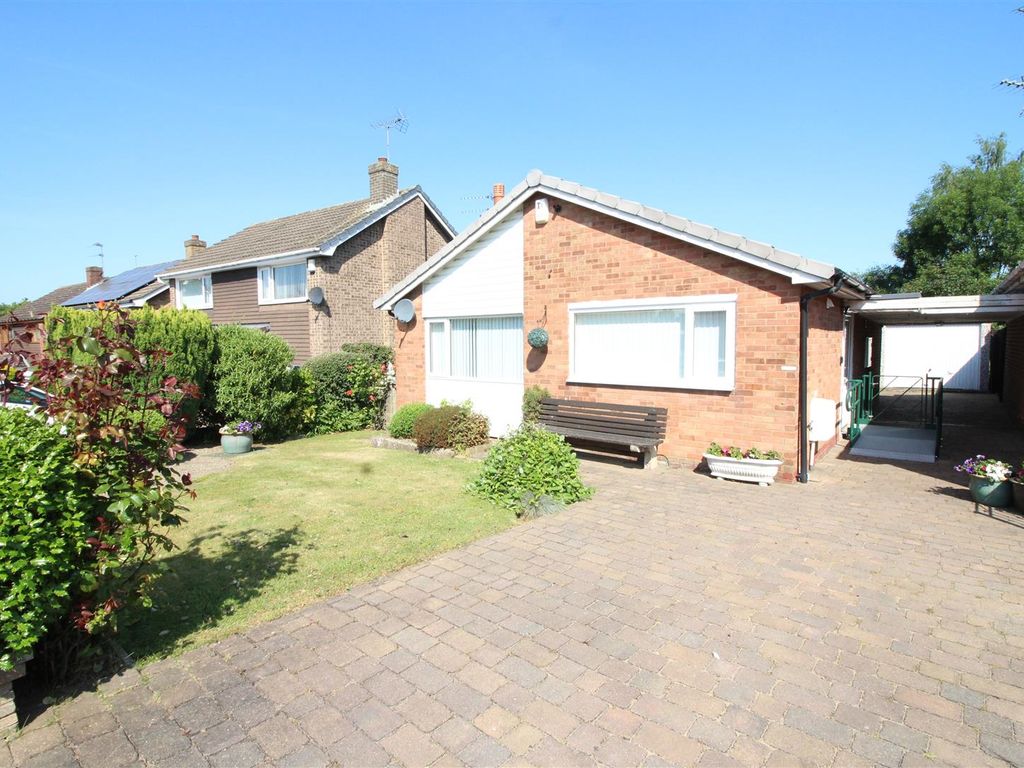 2 bed detached bungalow for sale in Cotswold Drive, Garforth, Leeds