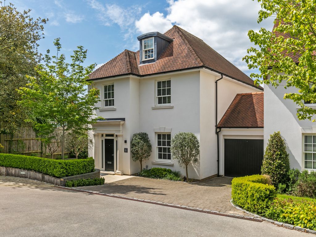 4 bed linkdetached house for sale in William Place, Chilbolton Avenue