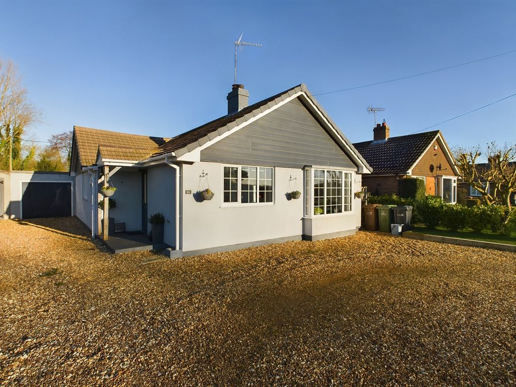 3 bed detached bungalow for sale in Lynn Road, Shouldham PE33, £335,000