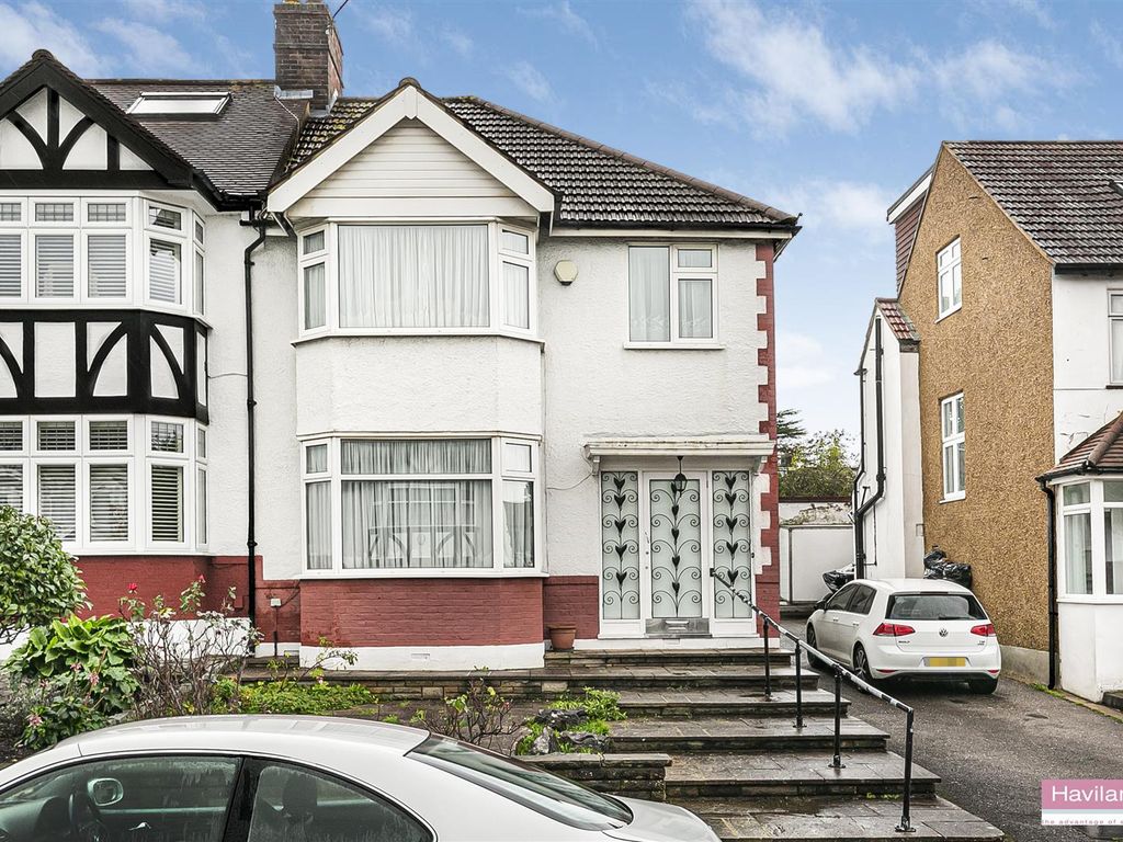 3 bed semidetached house for sale in Park View, Winchmore Hill N21