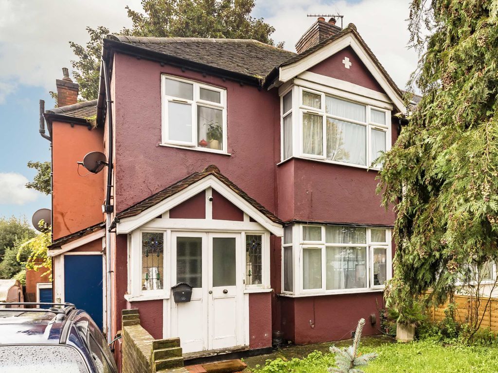 3 bed semidetached house for sale in Great West Road, Osterley