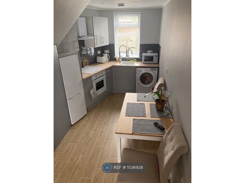 1 bed semidetached house to rent in Perry Way, Aveley, South Ockendon