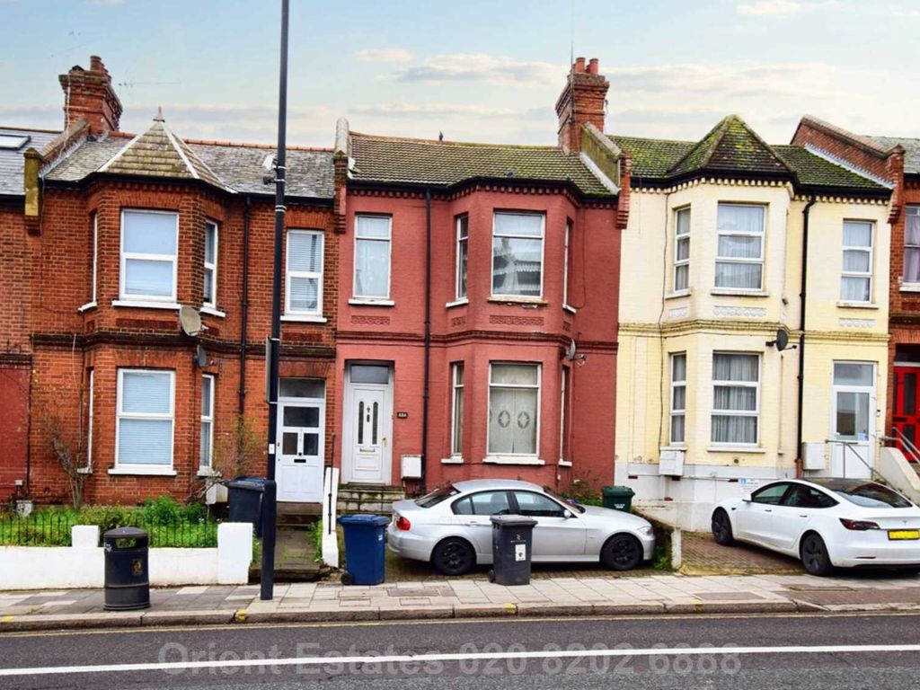4 bed terraced house for sale in West Hendon Broadway, West Hendon NW9
