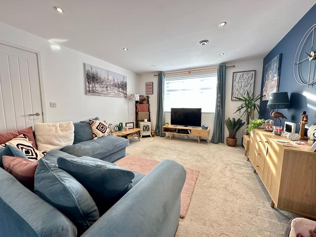 3 bed detached house for sale in Lynch Road, Weymouth DT4 Zoopla