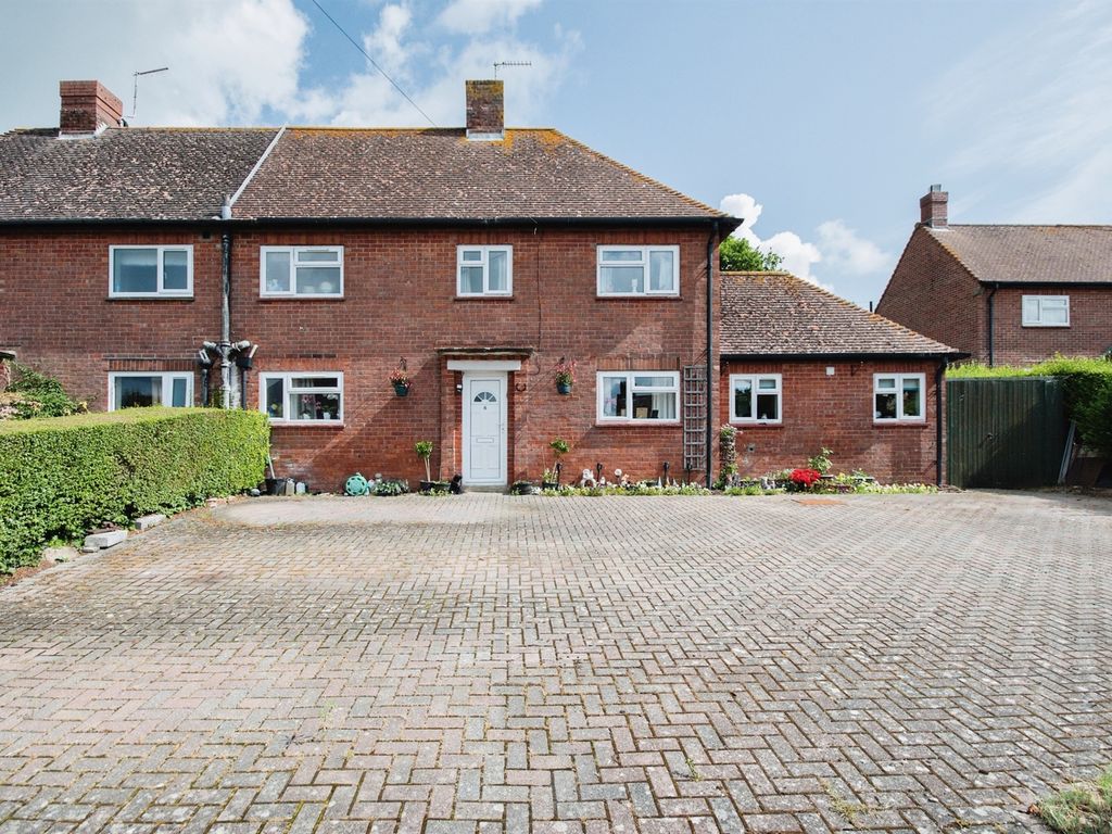 3 bed semidetached house for sale in St Richards Close, Tarrant