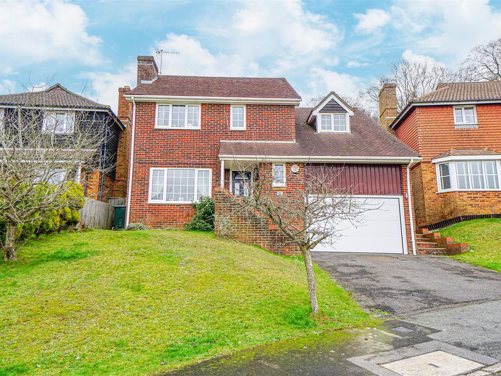4 bed detached house for sale in Hoover Close, St. LeonardsOnSea TN37