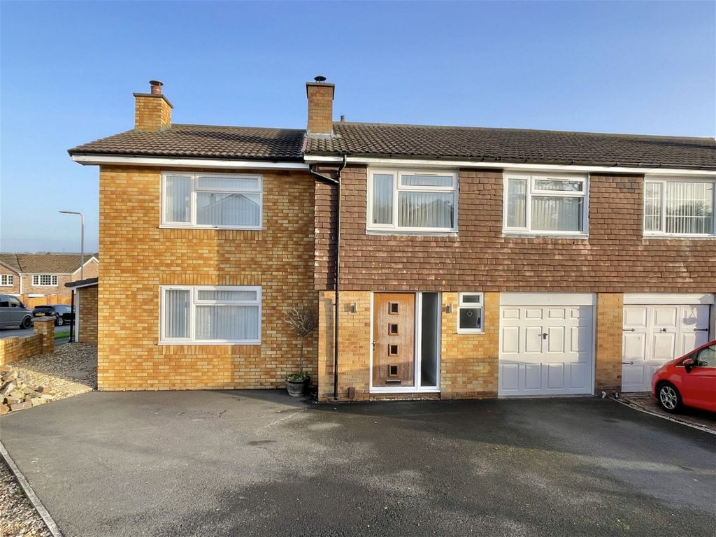 4 bed semidetached house for sale in Moorland View, Derriford