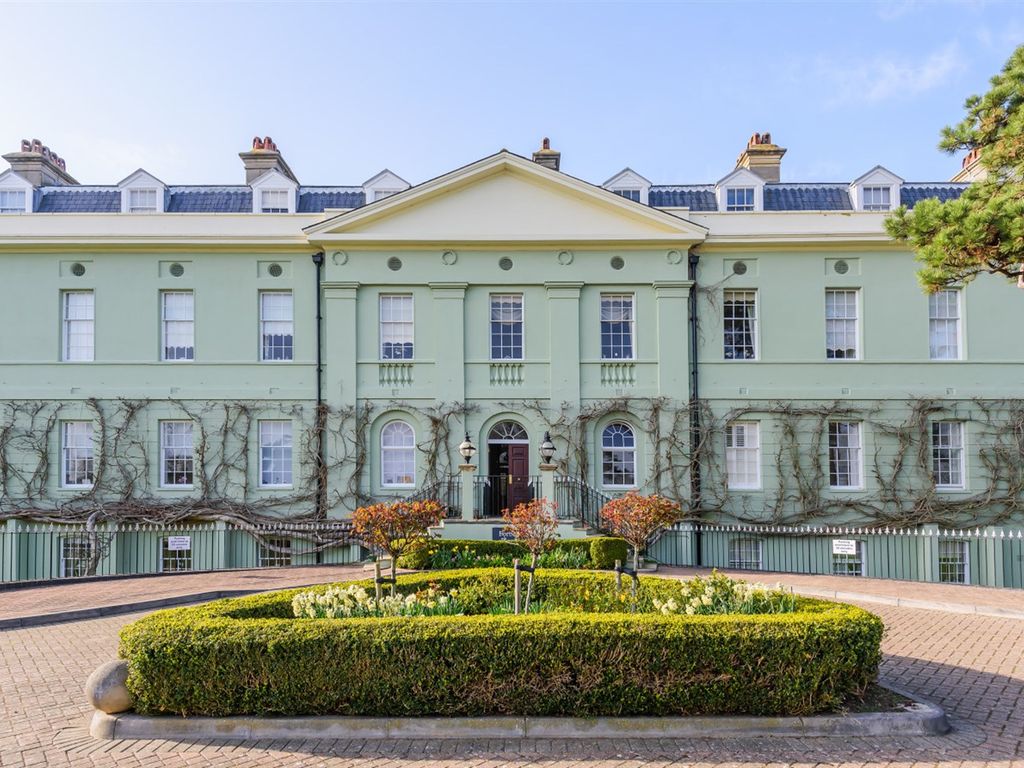 Forbes Place, King George Gardens, Chichester PO19