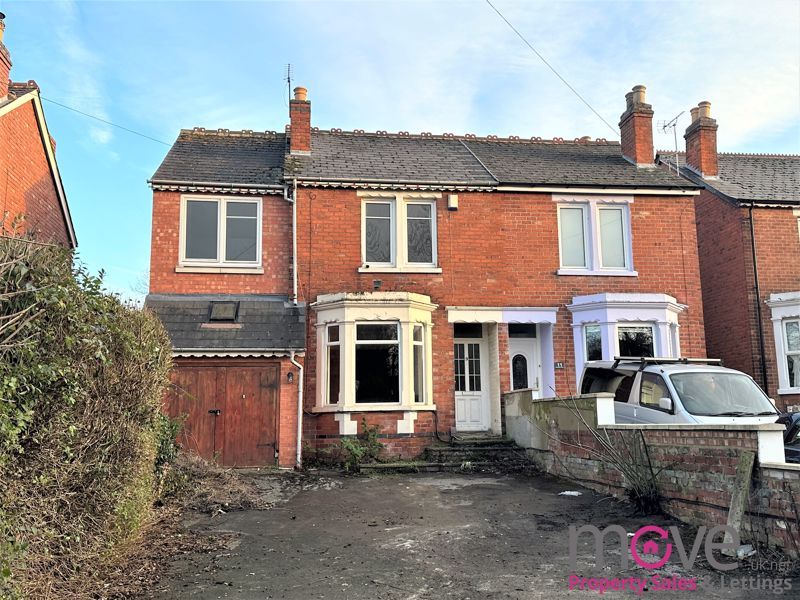 4 bed semidetached house for sale in Reservoir Road, Gloucester GL4