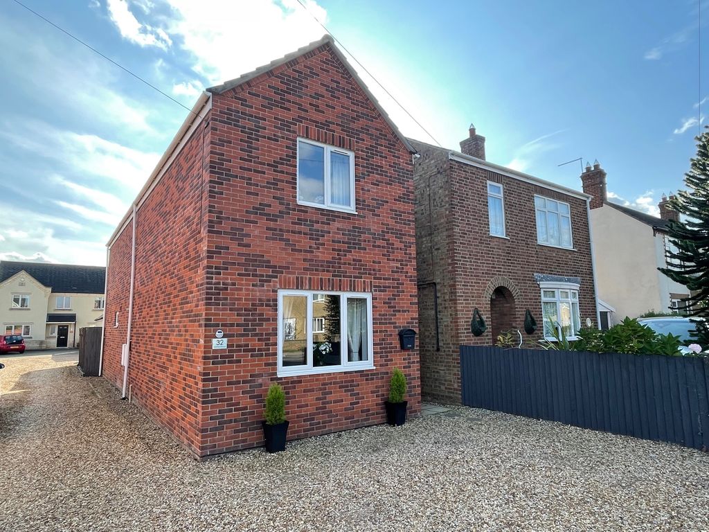 3 bed detached house for sale in Eastrea Road, Peterborough PE7, £