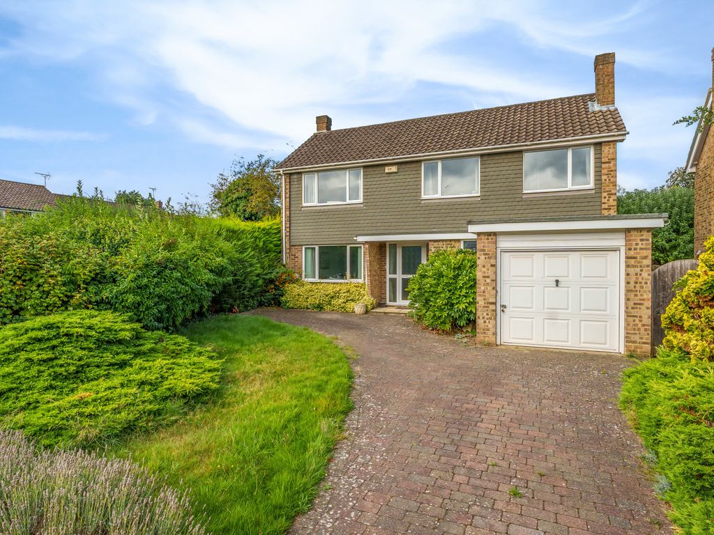 3 bed detached house for sale in Waverley Drive, Chertsey KT16, £