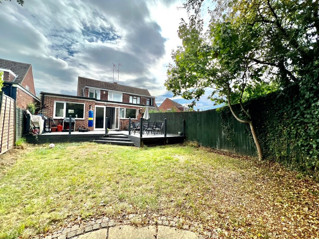 3 bed semidetached house for sale in Packer Avenue, Leicester Forest