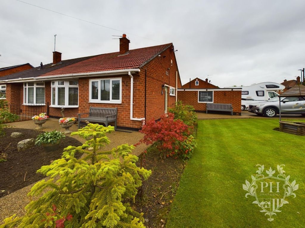 1 bed semidetached bungalow for sale in Coronation Green, Ormesby