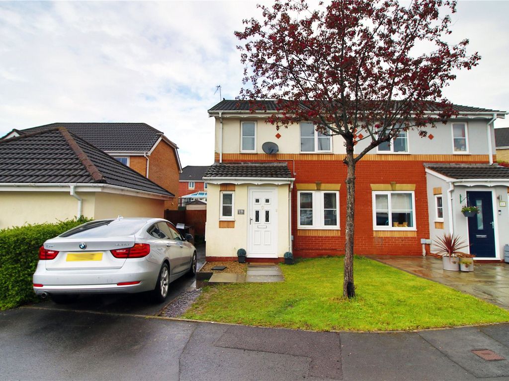 3 bed semidetached house for sale in Clos Onnen, Coed Hirwaun, Margam