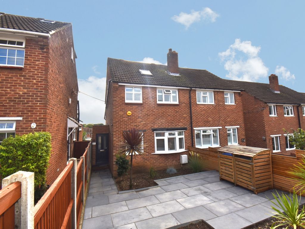 4 bed semidetached house for sale in Bower Road, Hextable, Swanley BR8