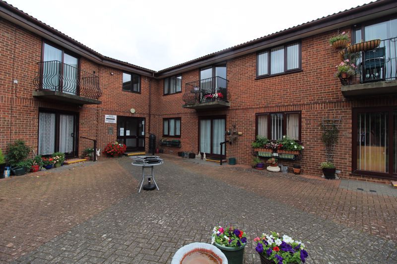 1 bed property for sale in Downs Avenue, Dartford DA1, £120,000 Zoopla