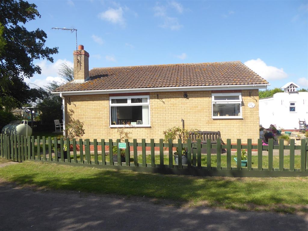 2 bed detached bungalow for sale in Humberston Fitties, Humberston