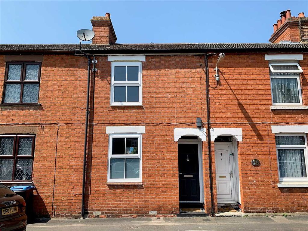 2 bed terraced house for sale in Bounty Street, New Bradwell, Milton