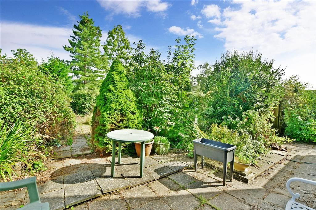 4 bed semidetached house for sale in Bolsover Grove, Merstham, Redhill