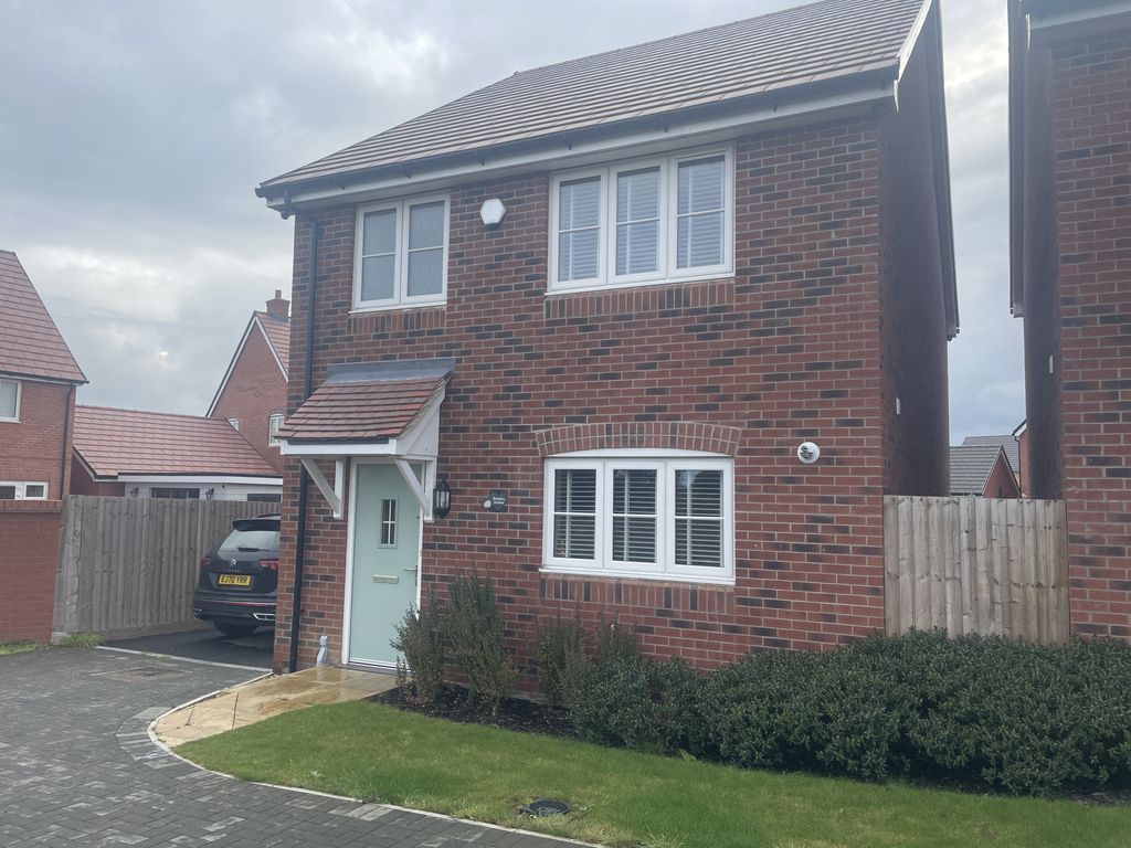 3 bed detached house to rent in Bramley Avenue, BurnhamOnCrouch CM0