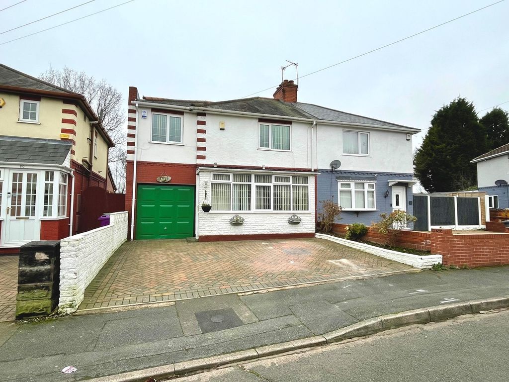 4 bed semidetached house for sale in Wood Avenue, Wednesfield