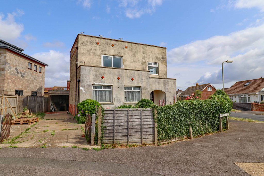 3 bed detached house for sale in Bosmere Road, Hayling Island PO11, £