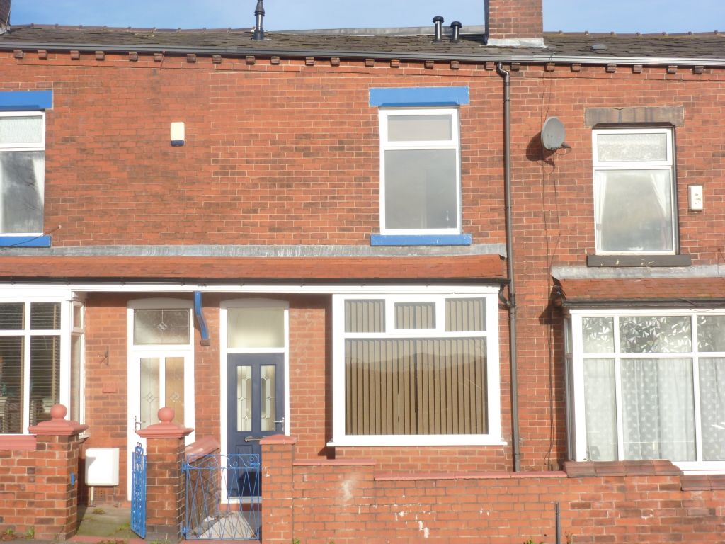 3 bed terraced house to rent in Elgin Street, Halliwell, Bolton BL1