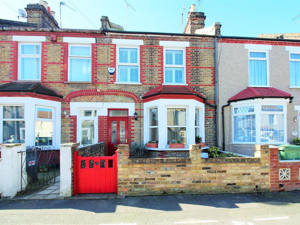 2 bed detached house for sale in Crusoe Road, Erith, Kent DA8, £365,000