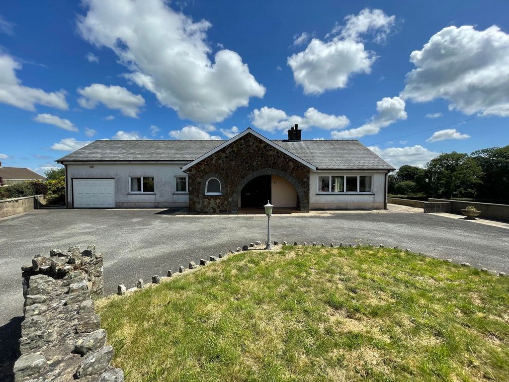 3 bed bungalow for sale in Beulah, Newcastle Emlyn SA38, £310,000 Zoopla