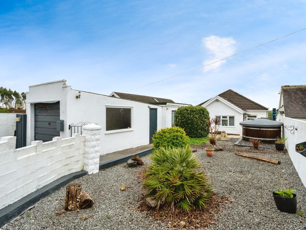 2 bed bungalow for sale in Carmarthen Road, Fforest, Pontarddulais