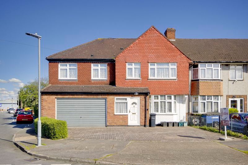 5 bed end terrace house for sale in Leven Drive, Cheshunt, Waltham Cross EN8, £575,000 Zoopla