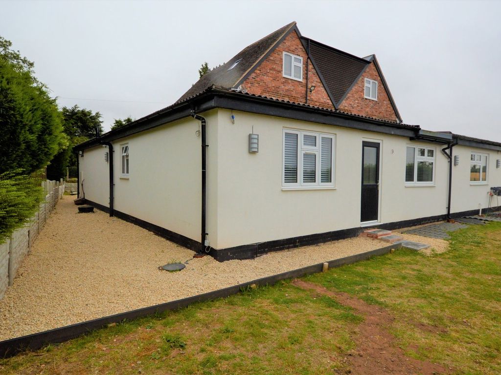 1 bed bungalow to rent in Perton Court Farm Cottages, Pattingham Road
